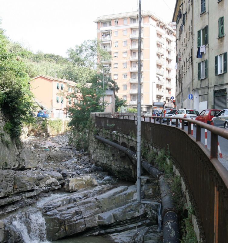 Genova, fiumi e condomini